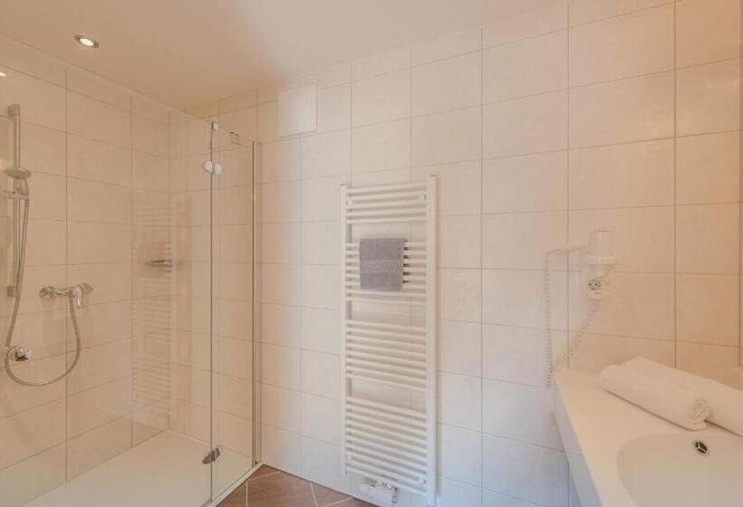 اتاق لوکس, Cafe Pension Kitzer