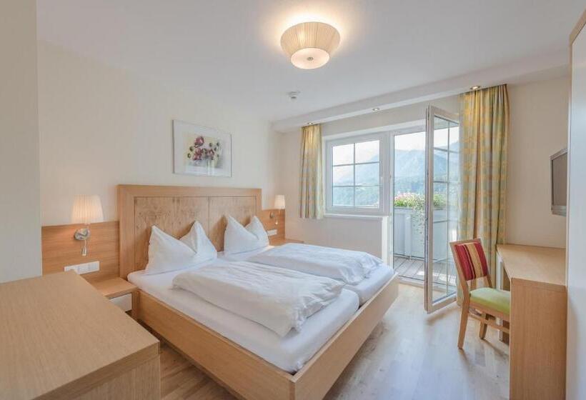 اتاق لوکس خانوادگی, Cafe Pension Kitzer