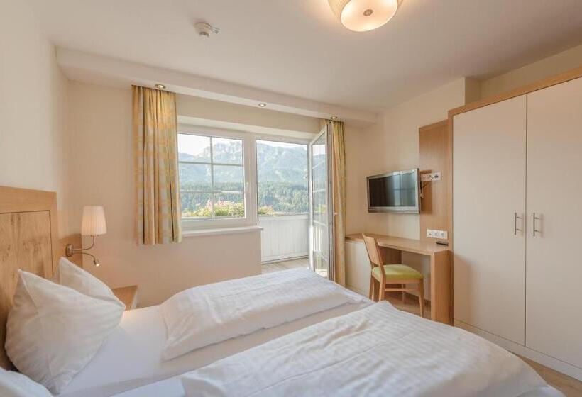 اتاق لوکس خانوادگی, Cafe Pension Kitzer