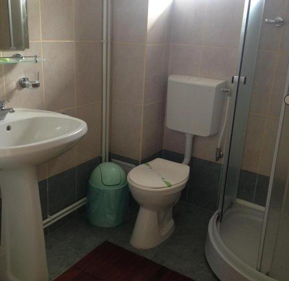 اتاق استاندارد سه نفره, Marina House