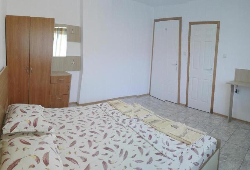 Номер Стандарт с Террасой, Eleonor Guest House