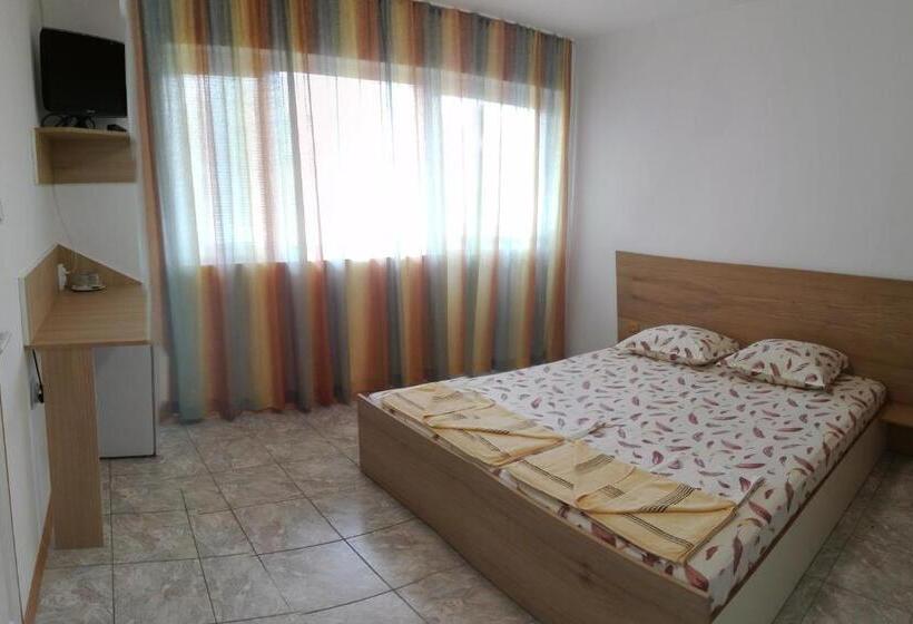 Номер Стандарт с Террасой, Eleonor Guest House