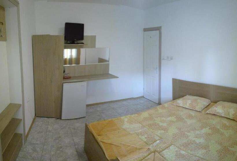 标准间带露台, Eleonor Guest House