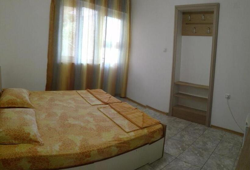 Номер Стандарт с Террасой, Eleonor Guest House