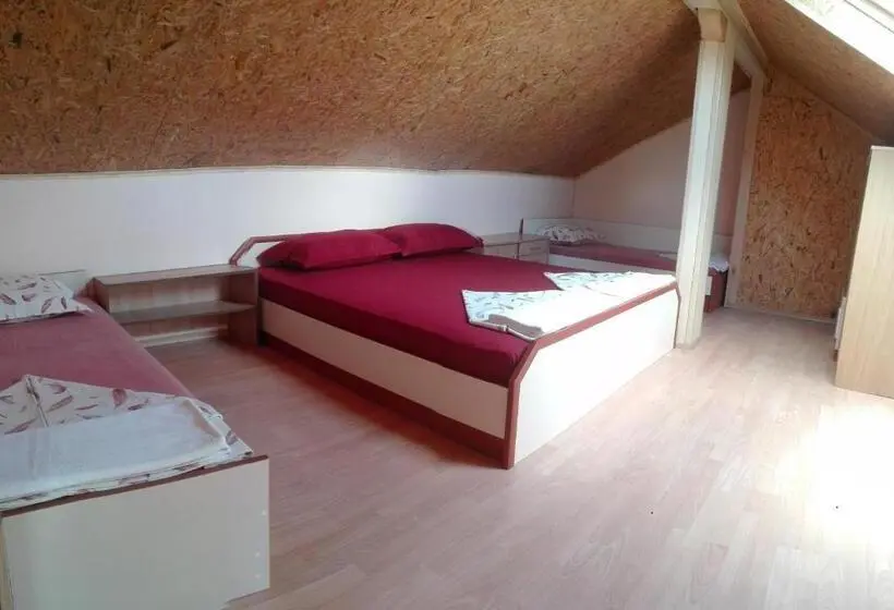 テラス付き１ベッドルームアパートメント, Eleonor Guest House