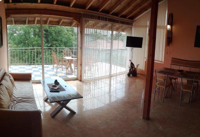 Апартаменты 1 Спальня с Террасой, Eleonor Guest House