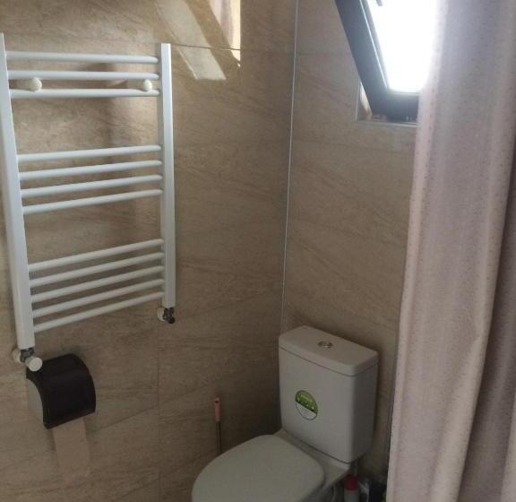 اتاق استاندارد با بالکن, Giorgi's Homestay