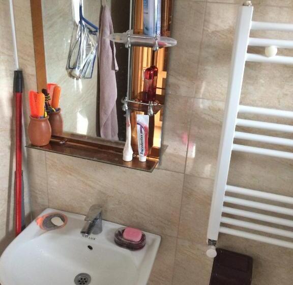 اتاق استاندارد با بالکن, Giorgi's Homestay