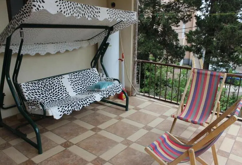 اتاق لوکس, Giorgi's Homestay