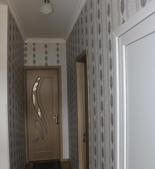 اتاق لوکس, Giorgi's Homestay