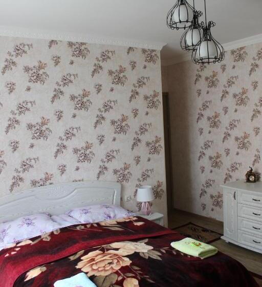 اتاق لوکس, Giorgi's Homestay