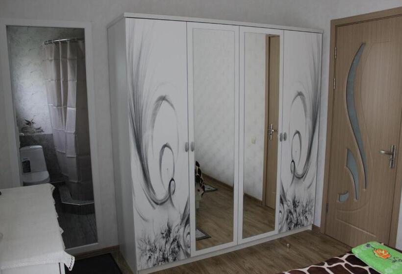 اتاق استاندارد, Giorgi's Homestay