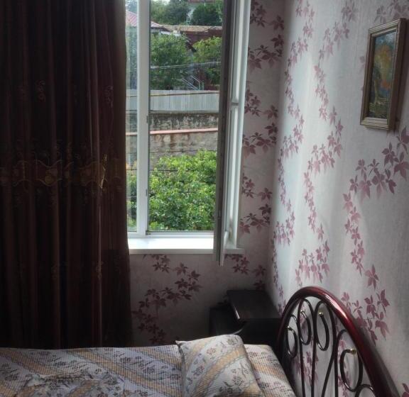 اتاق استاندارد با بالکن, Giorgi's Homestay