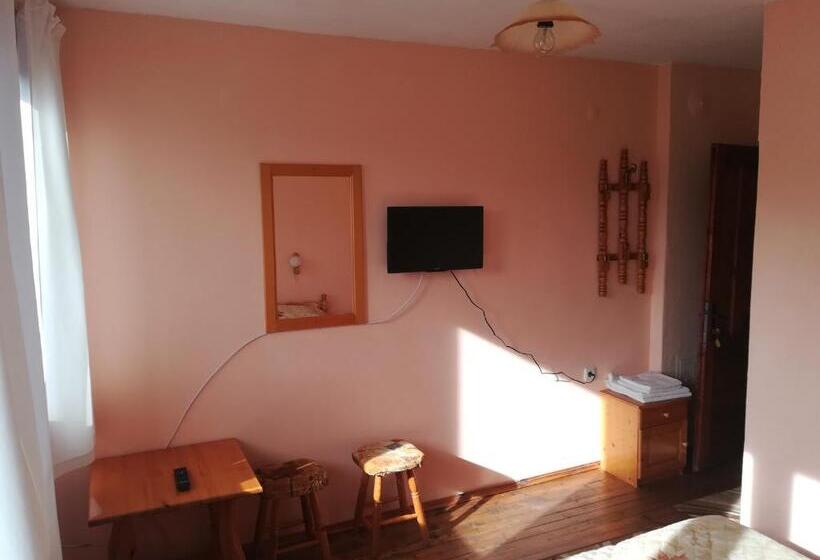 Номер Стандарт с Балконом, Guest House Terziiski