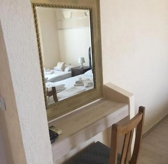 اتاق استاندارد سه تخته با بالکن, Guesthouse Liamra