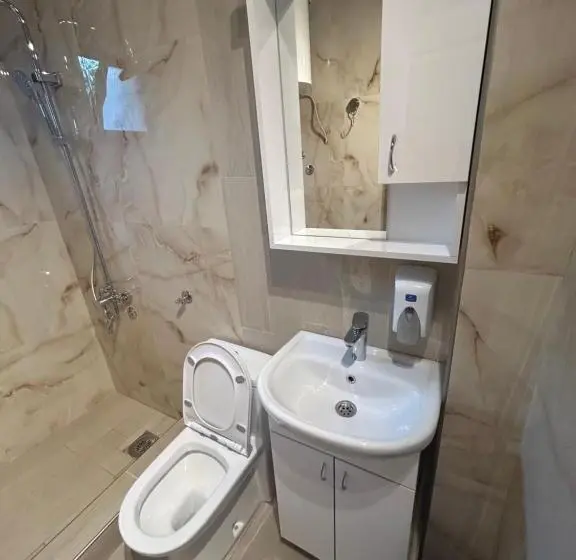 اتاق استاندارد سه تخته با بالکن, Guesthouse Liamra