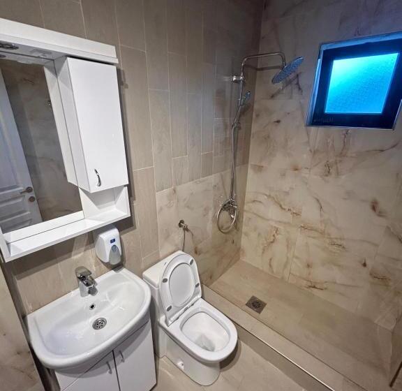 اتاق استاندارد سه تخته با بالکن, Guesthouse Liamra