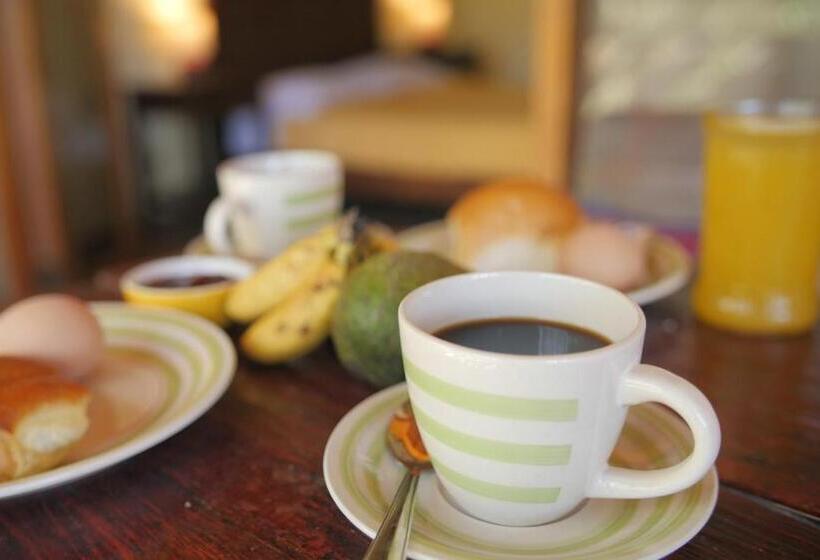 스탠다드 트리플 룸, Hospedaje La Quebrada