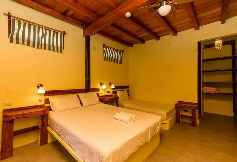 Standard Kolmen Hengen Huone, Hospedaje La Quebrada