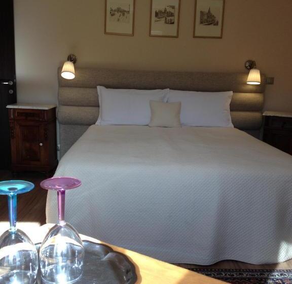 غرفة أساسية, Mandula Ház