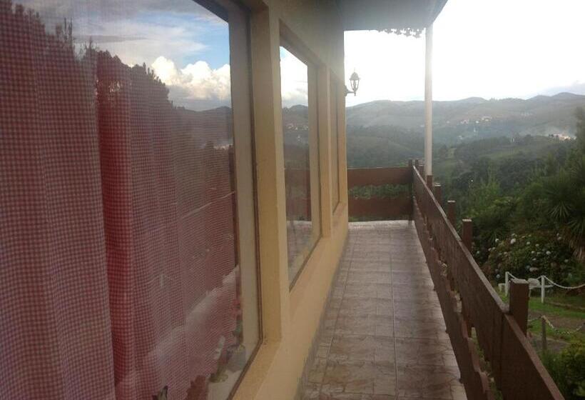 Quarto Triplo Estandar com Sacada, Pousada Cachyto De Cielo