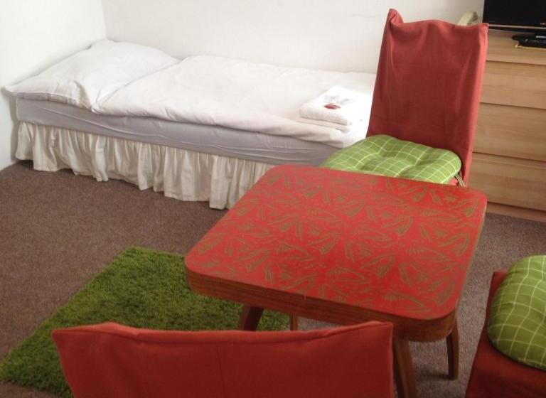 4인용 스탠다드 룸, Pension Alfa & Whisky Pub