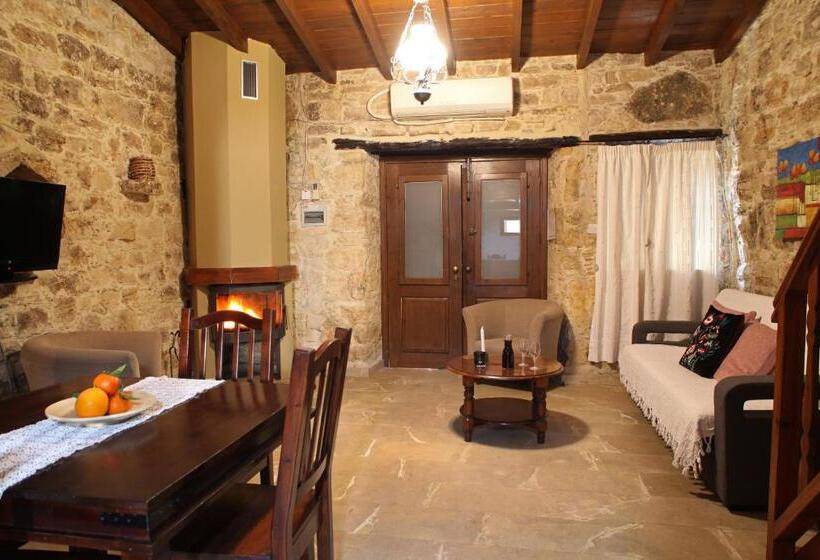 סטודיו משפחתי, Agrovino Lofou