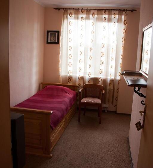 اتاق اکونومی, Pantagruel