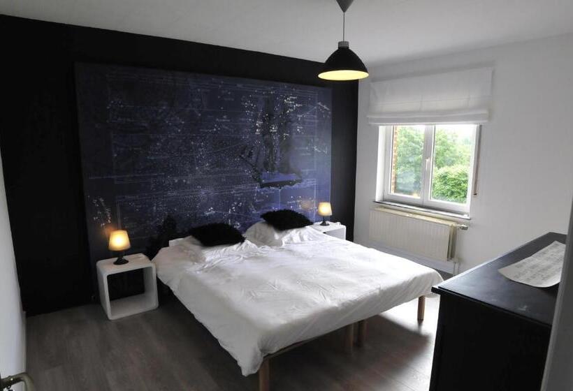 شقة 4 غرف, La Maison Des Artistes