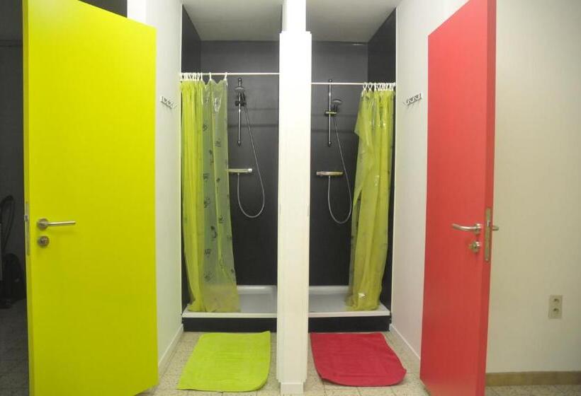 شقة 4 غرف, La Maison Des Artistes