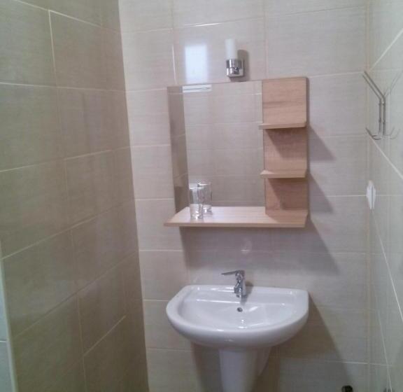 غرفة ديلوكس, Nautilus étterem és Panzió