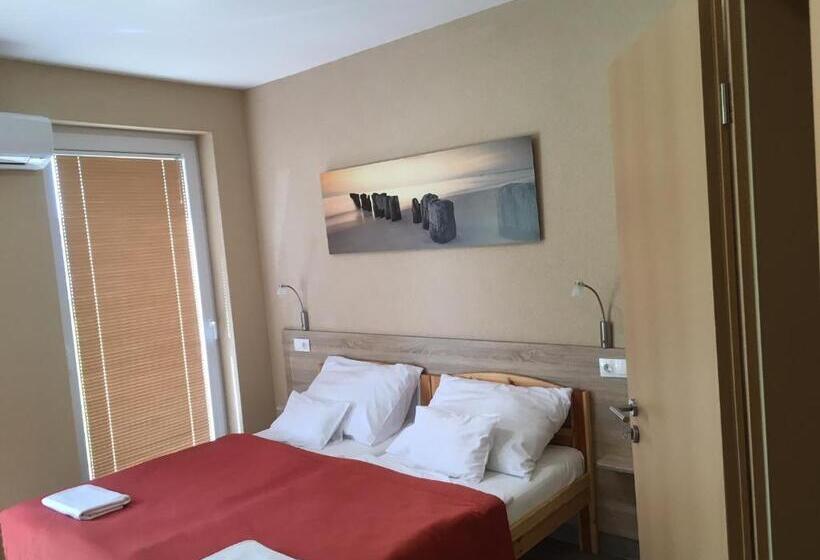 غرفة ديلوكس, Nautilus étterem és Panzió