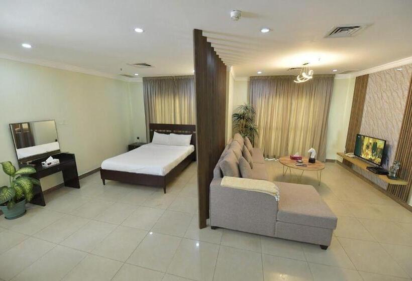 استودیوی استاندارد, Noble Rose Apartment