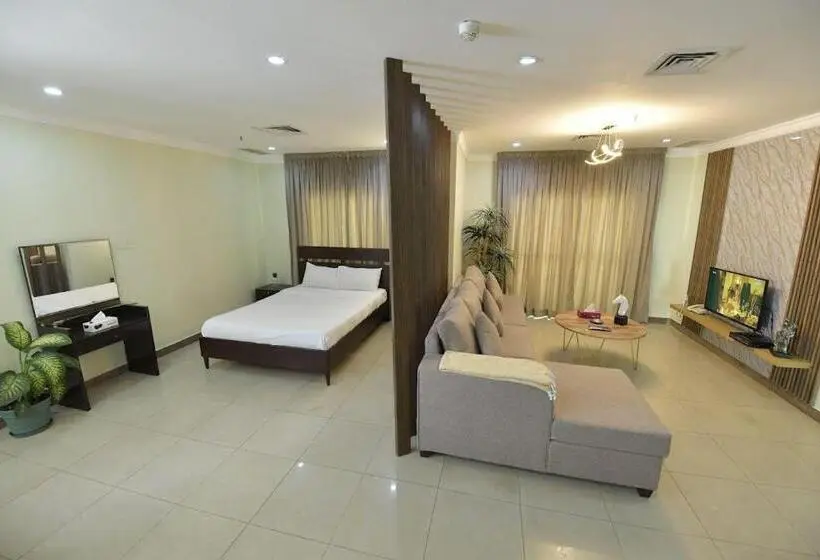 استودیوی استاندارد, Noble Rose Apartment