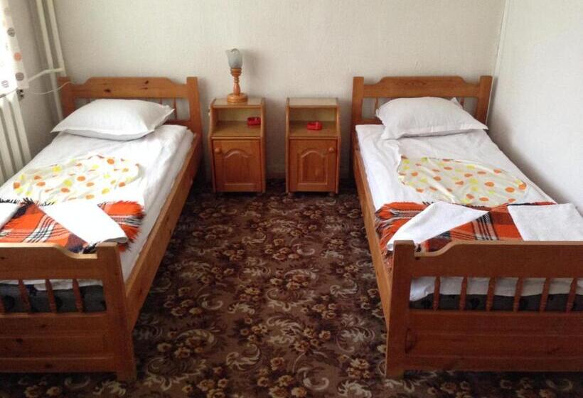 标准间, Katerina Family