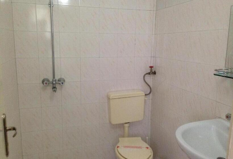 标准间, Katerina Family