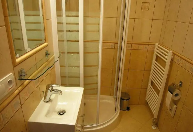 Standard Yhden Hengen Huone, Penzion Kulíšek