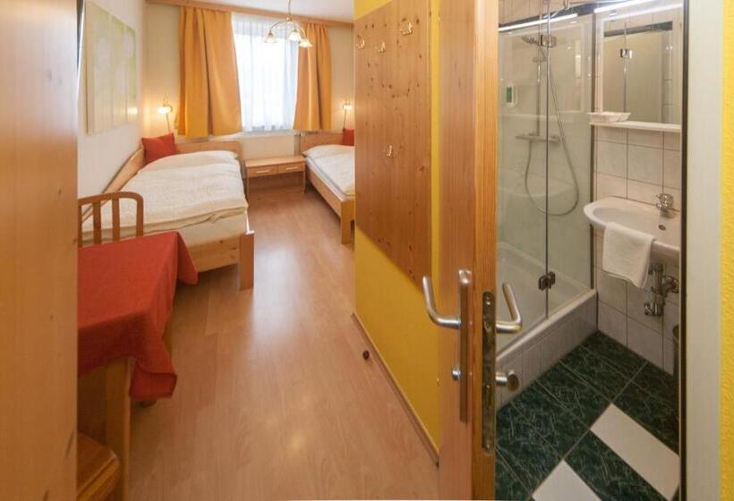 غرفة عائلية, Pension & Reitstall Inghofer