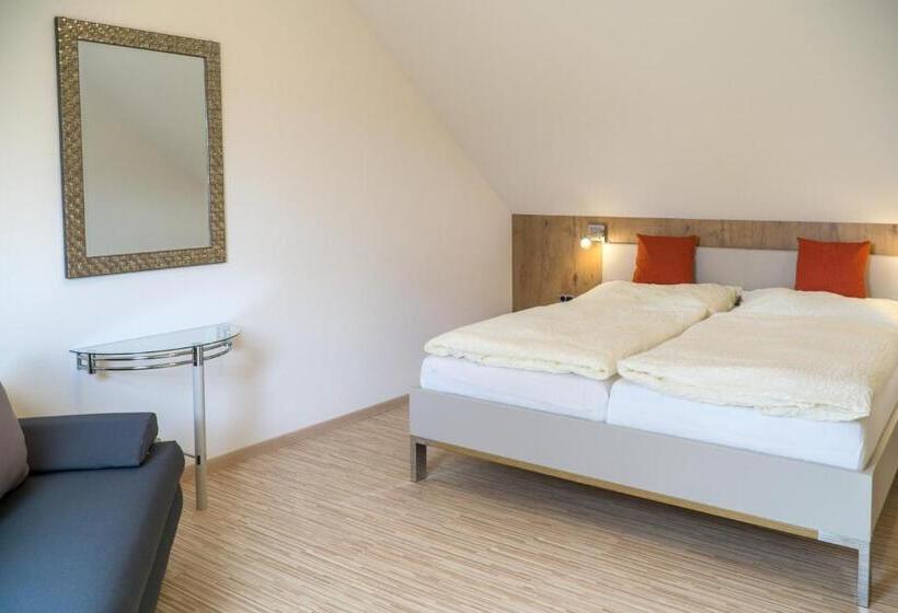 جناح عائلي, Pension & Reitstall Inghofer