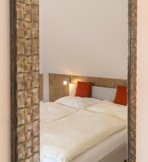 Family Suite, Pension & Reitstall Inghofer