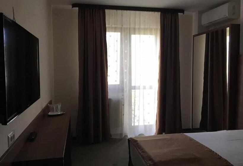 استودیوی استاندارد, Pensiunea Crystal