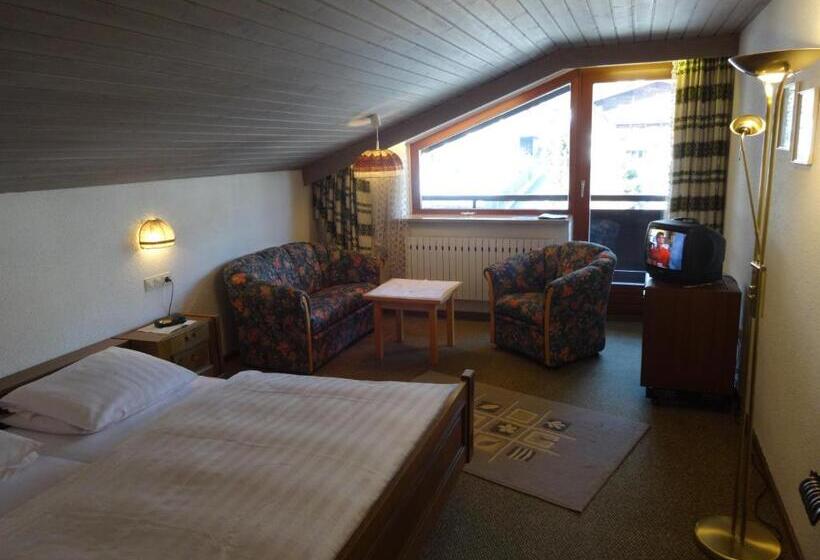 Трехместный Номер Стандарт с Балконом, Landhotel Eva