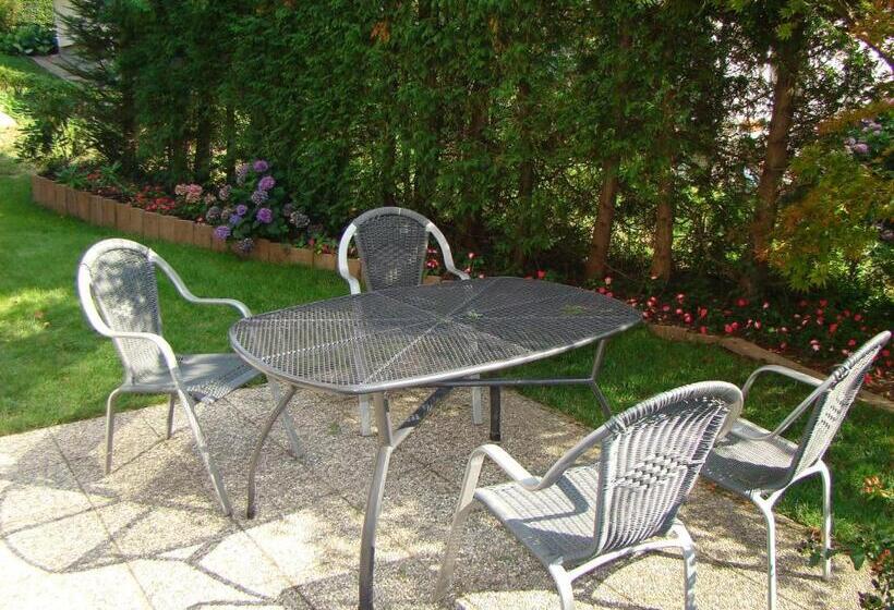 آپارتمان 1 خوابه با چشم‌انداز باغ, Apartments And Rooms Villa Vive