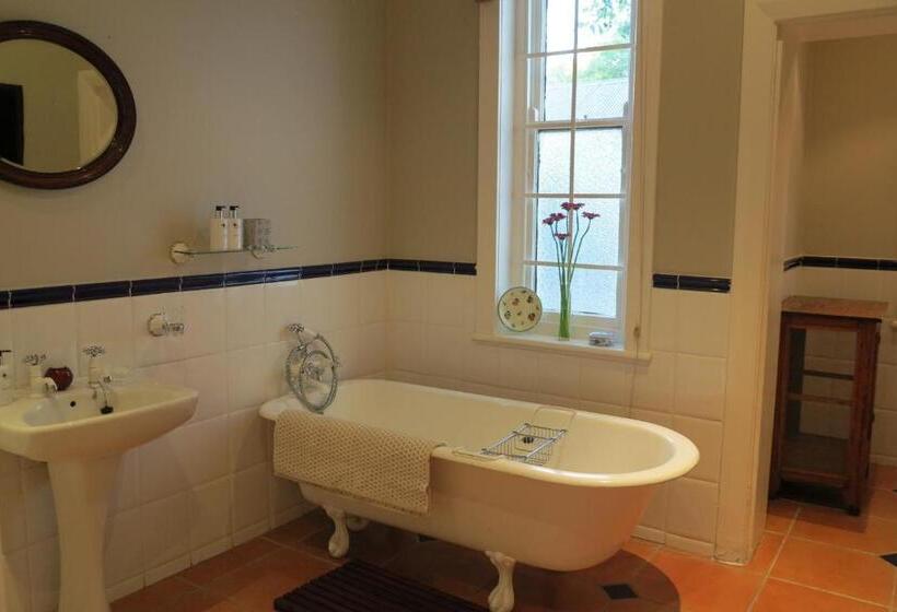 غرفة قياسية, Broadlands Country House