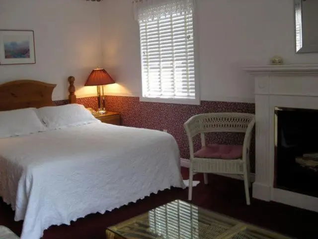 اتاق لوکس, Canterbury Inn