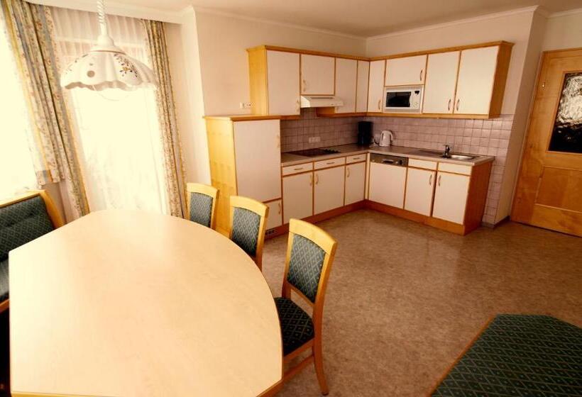 شقة 3 غرف, Jagdhof