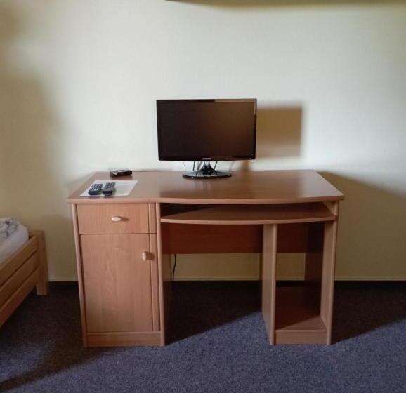 חדר משפחתי, Sport   Relax Buky