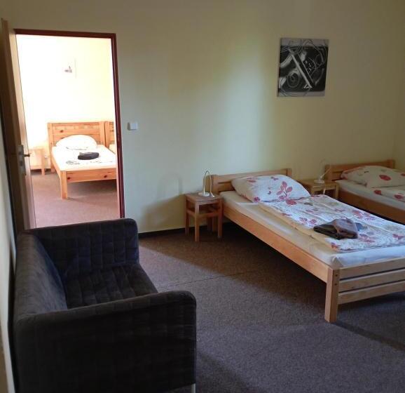 חדר משפחתי, Sport   Relax Buky