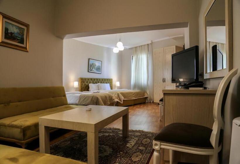 סוויטה נוף לים, Vila Arber