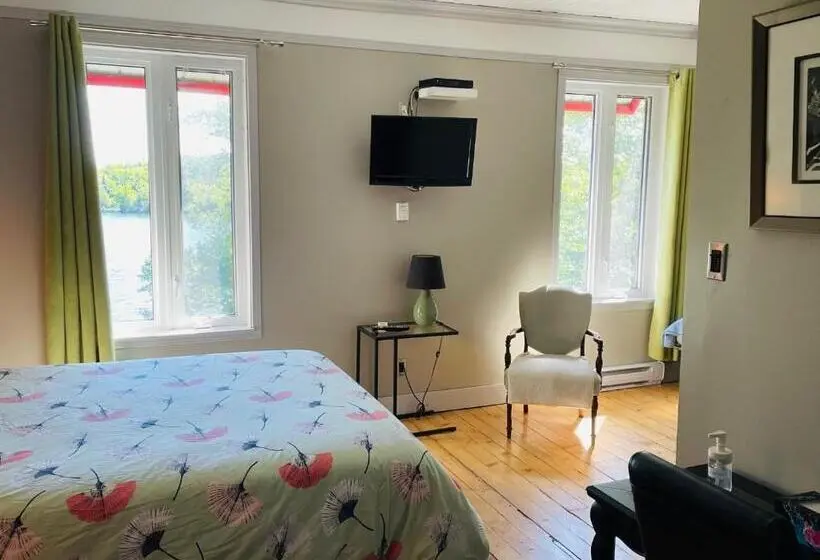 デラックストリプルルーム, Manoir Du Lac Sept îles